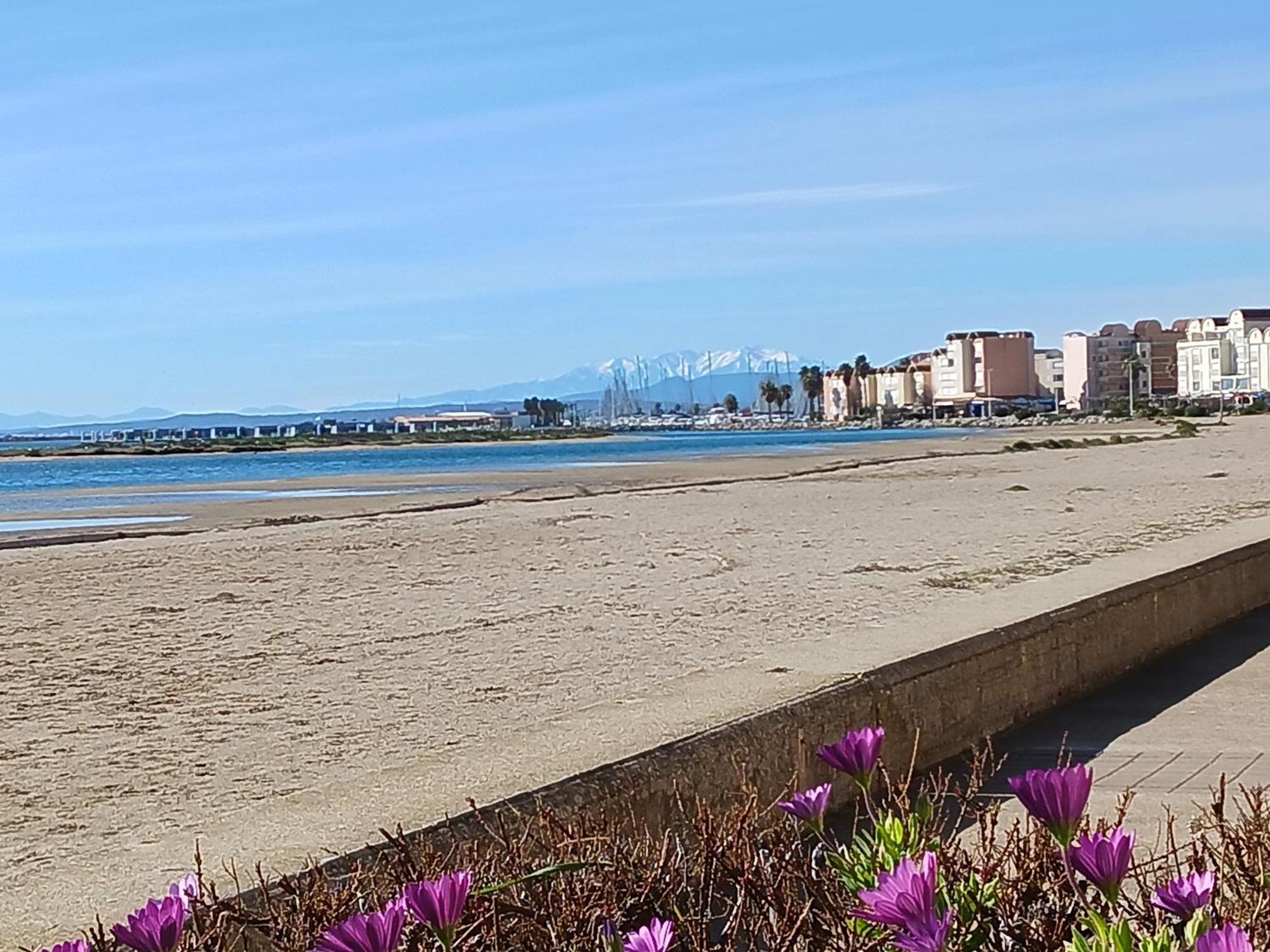 Appartement Avec Magnifique Vue Sur Mer Груисан Екстериор снимка